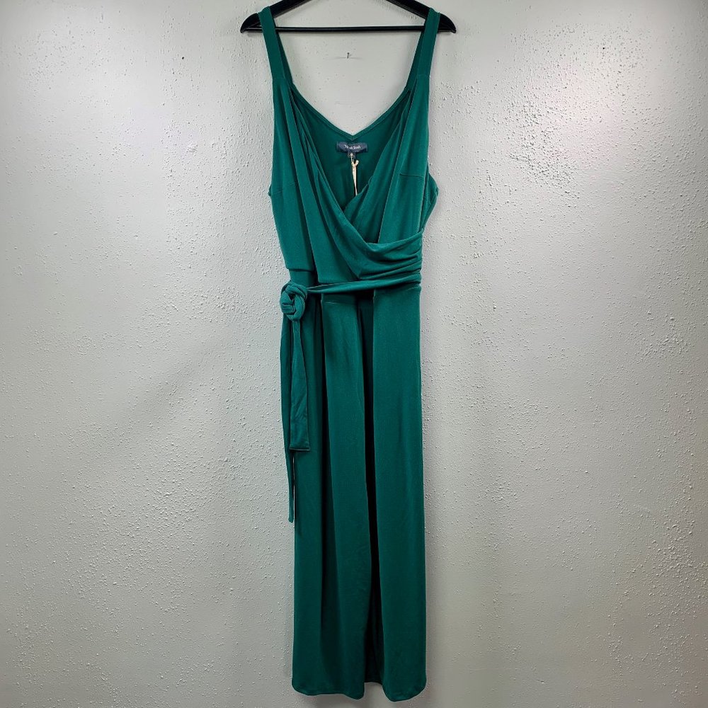 Brand new sleeveless, flowy jumpsuit
